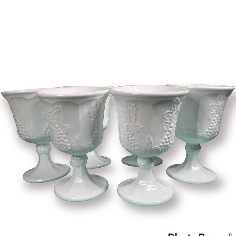 𝅺VINTAGE Milk Glass Pedestal Goblets Harvest Grape Set of 6